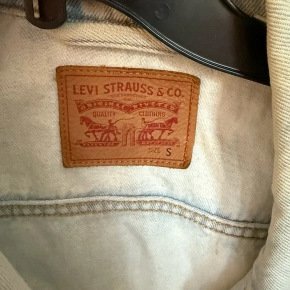 Levi's Blue Lightweight Denim Shirt Jacket - Picture 2 of 3